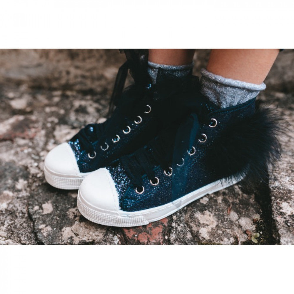 Black Boots With Pompom